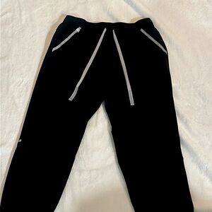 FIGS Men’s Tansen Joggers Hi-Vis Black, MEDIUM